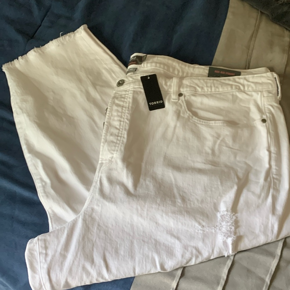 LAST CHANCE Torrid High Rise straight leg NWT